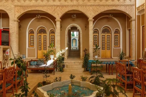 اتاق سه تخته هتل سنتی پارس یزد